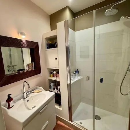Apartment Spacious Flat In The Center Paris