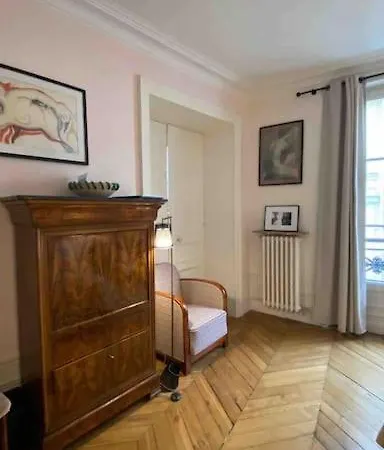 Apartment Spacious Flat In The Center *