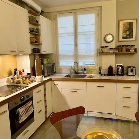 Spacious Flat In The Center Apartment *