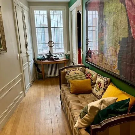 Apartment Spacious Flat In The Center *